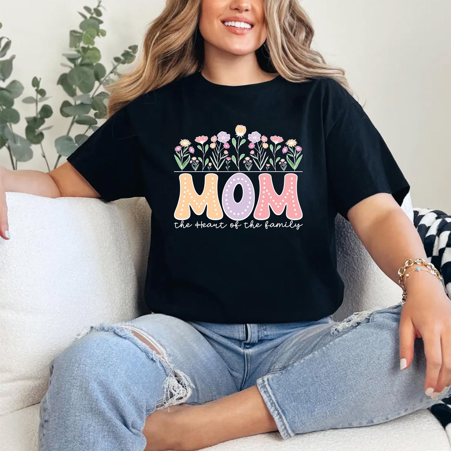 Mom The Heart of the Family Floral T-Shirt – Sentimental Mother’s Day Gift Tee, Cute Mom Quote Shirt, Unisex Floral Mama Top, Family Love Graphic US 03