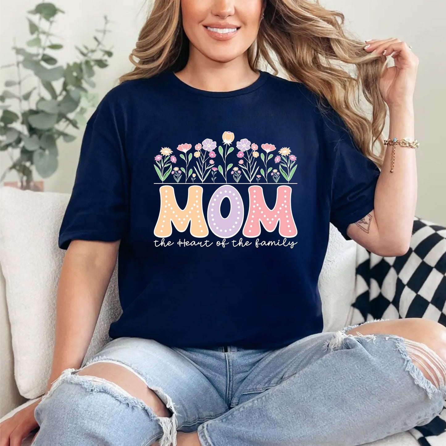 Mom The Heart of the Family Floral T-Shirt – Sentimental Mother’s Day Gift Tee, Cute Mom Quote Shirt, Unisex Floral Mama Top, Family Love Graphic US 03